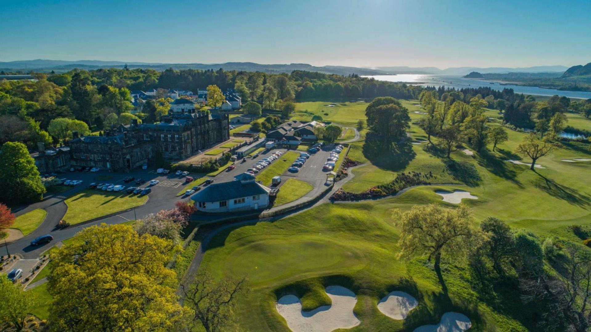 Mar Hall Golf & Spa Resort Bishopton (Renfrewshire) Exterior foto The 18th hole at the Old Course, with the clubhouse in the background