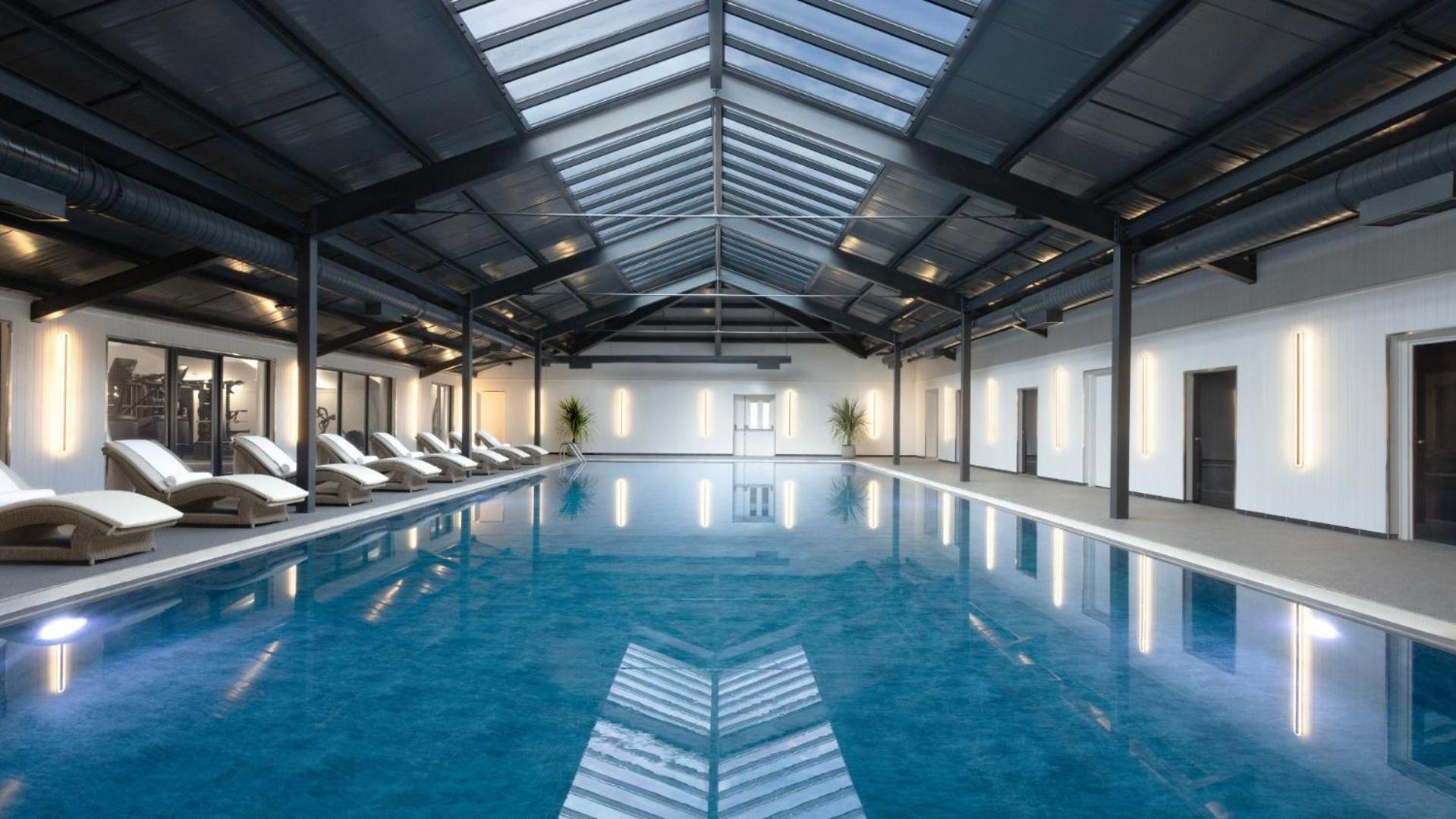 Mar Hall Golf & Spa Resort Bishopton (Renfrewshire) Exterior foto The swimming pool at the hotel