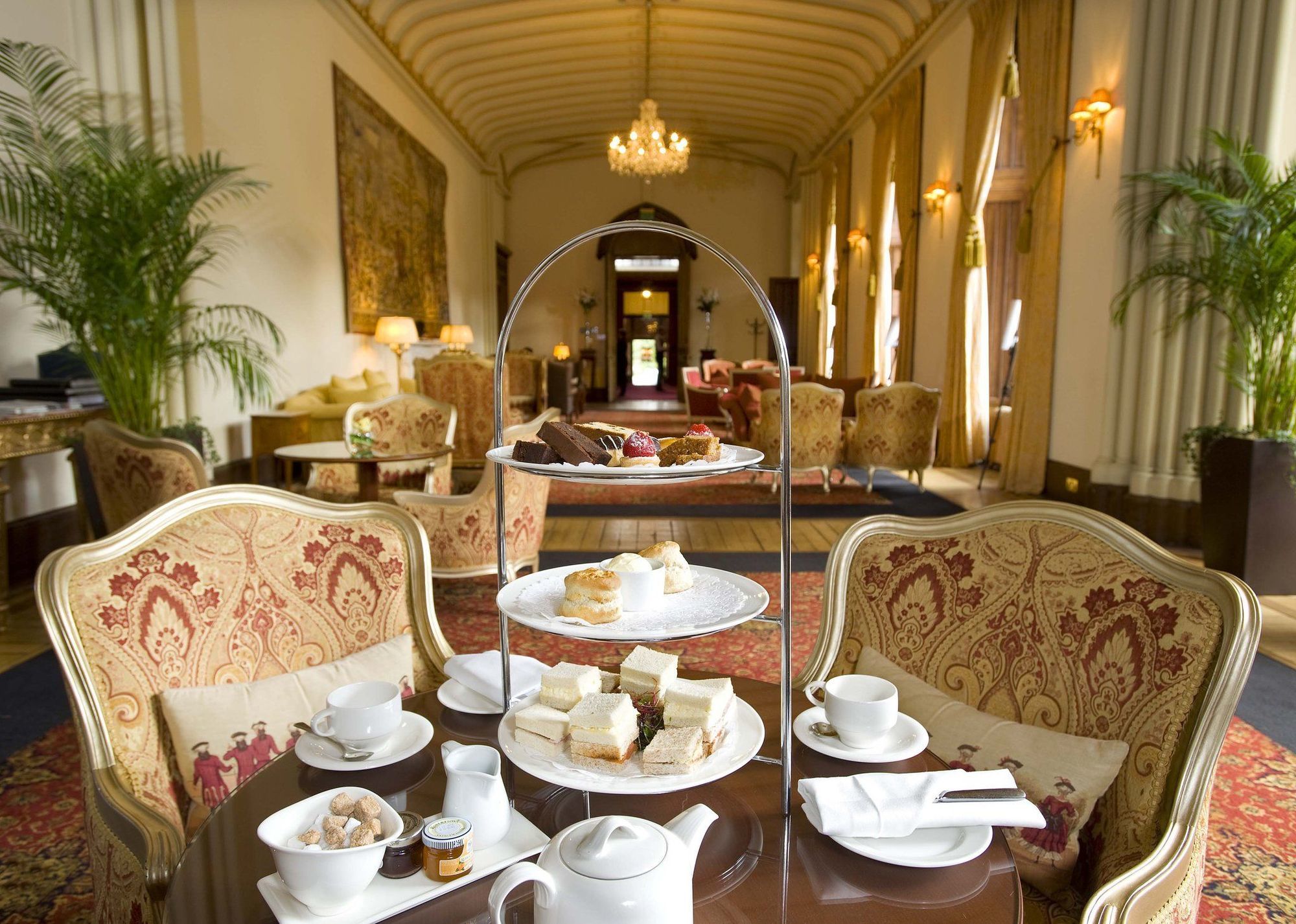 Mar Hall Golf & Spa Resort Bishopton (Renfrewshire) Restaurante foto Afternoon tea at the Taj Mahal Palace Hotel, Mumbai, India